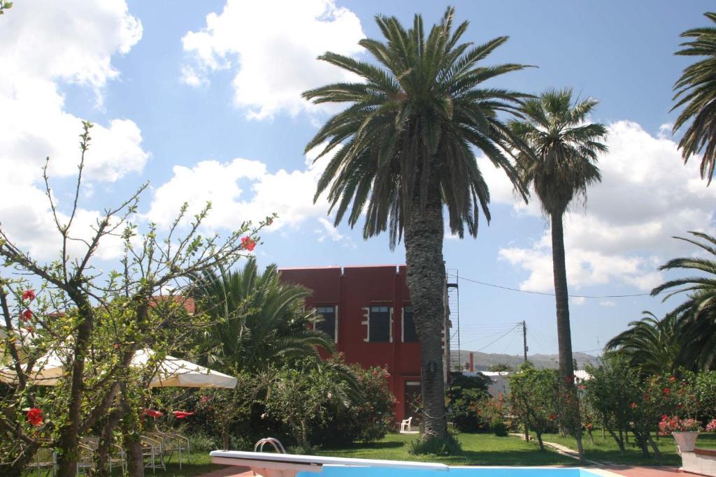 Oasis Guesthouse Chania  ภายนอก รูปภาพ